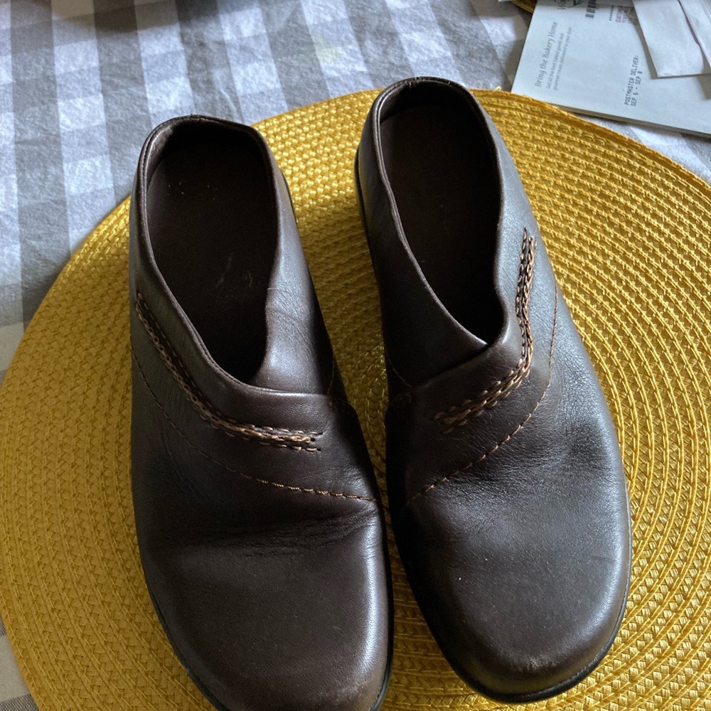 The shoes are in great shape. They are very comfortable.